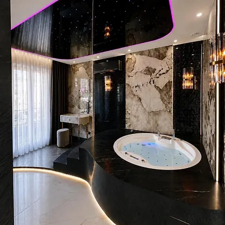 Z Jacuzzi Centrum - Romantic Bliss דירה *
