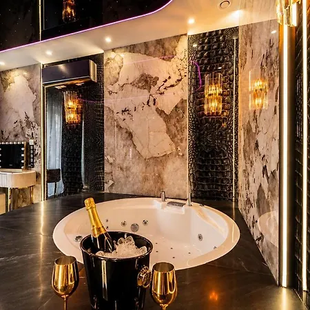 Z Jacuzzi Centrum - Romantic Bliss *